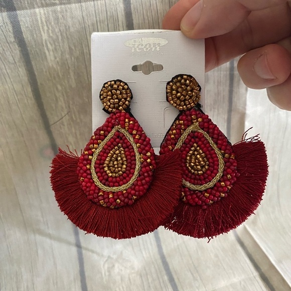 ICON Burgundy Seed Bead With Fringe Post Back Earrings - Picture 1 of 3